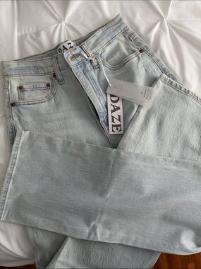 Daze Light Wash Jeans Straight